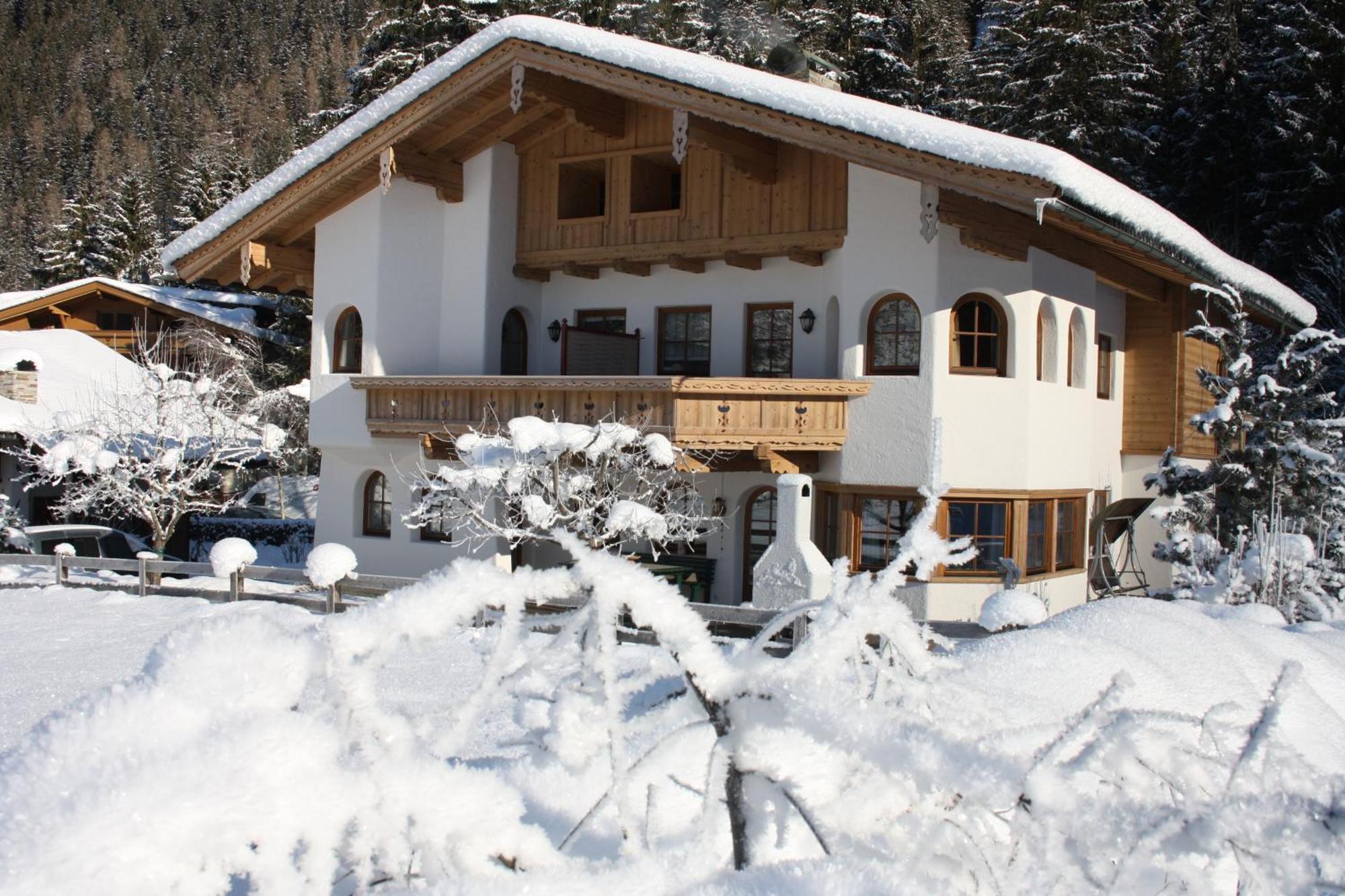 Vronis Waldhaus Adults Only Aparthotel Mayrhofen Exterior foto